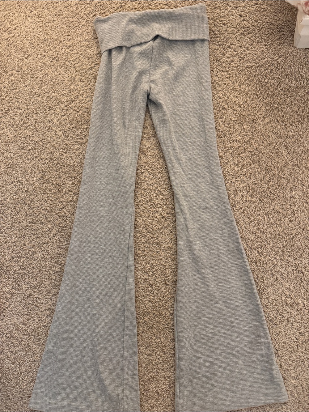 Edikted Light Gray Fold-Over Waist Knit Flare Pants - Picture 3 of 3